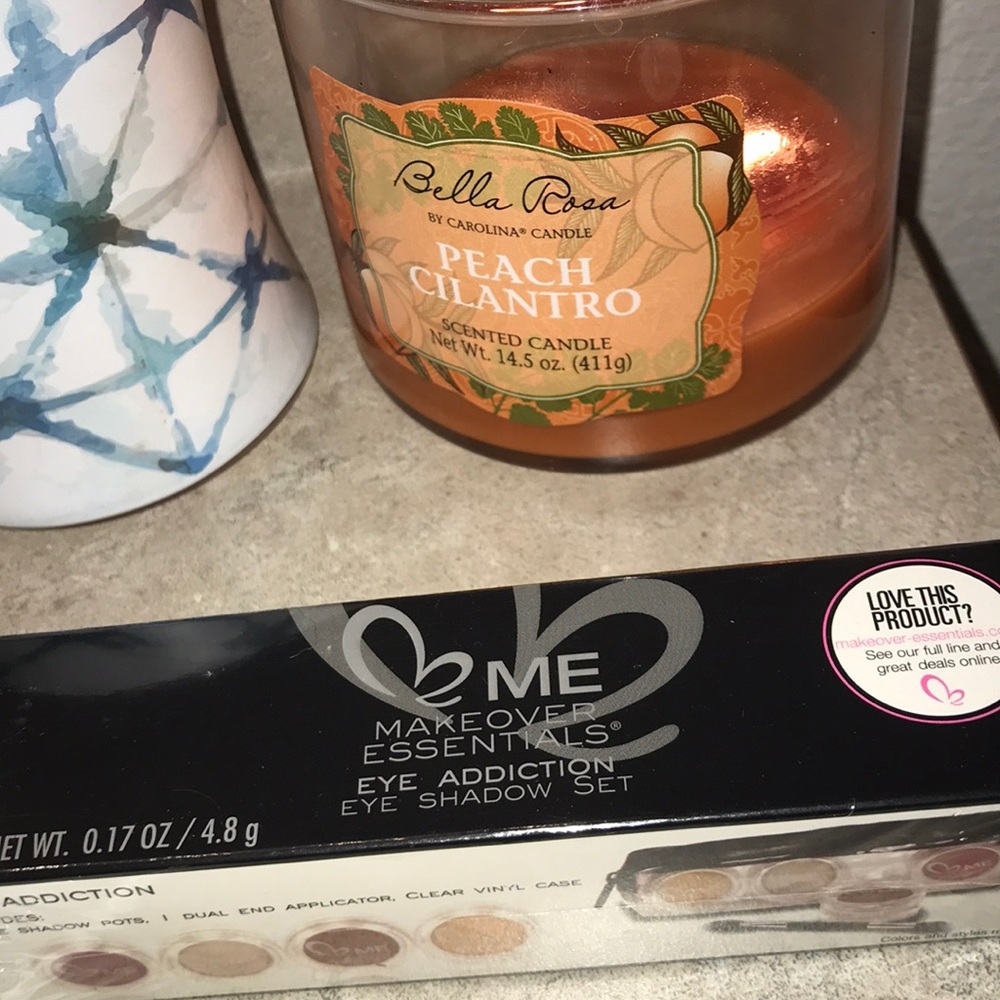 makeup essentials - Picture 5 of 7